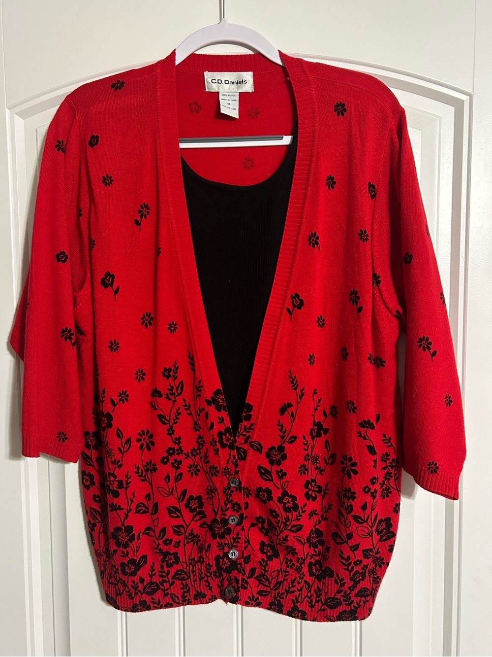 C.D. Daniels Red Floral Button-Front Cardigan